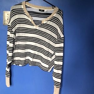 BDG Urban Outfitters lightweight crop sweater